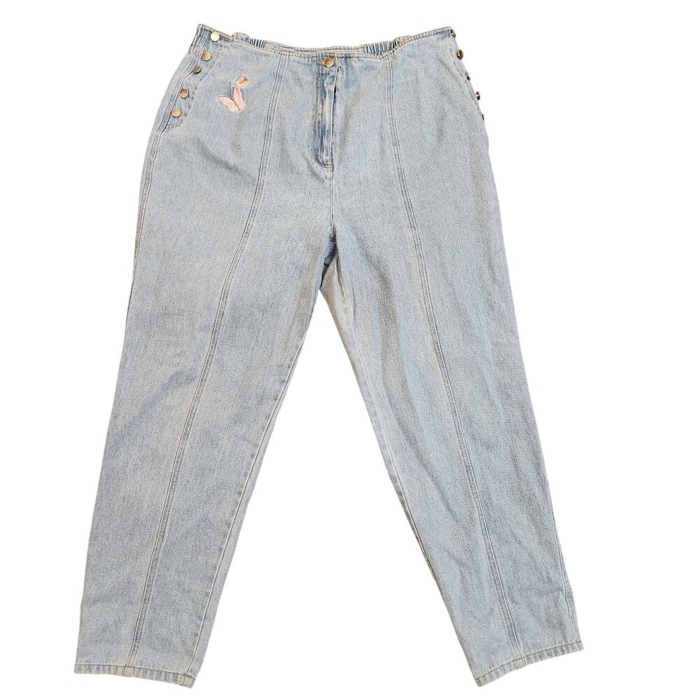 Vintage Together! Brand 90s tapered jeans with butterfly embroidery